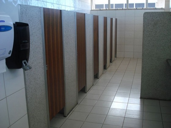Divisória para Banheiro Pequeno Várzea Paulista - Divisórias para Banheiros Comerciais